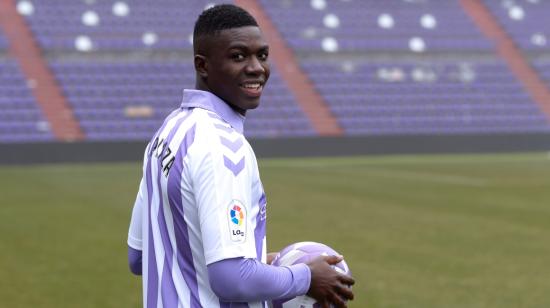 Stiven Plaza fue presentado en enero de 2019 como nuevo jugador del Real Valladolid. 