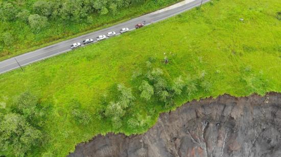 En el sector de San Luis, a la altura del río Montana, la erosión del río está a 40 metros de la vía Quito-Lago Agrio hasta el 13 de mayo, según la Alcaldía de El Chaco.