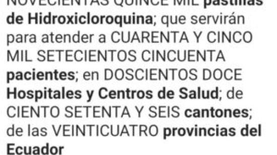 Personas con mascarillas transitan en Quito, el 12 de mayo de 2020. 