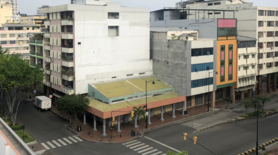 Edificios de departamentos en el centro de Guayaquil este jueves 14 de mayo de 2020.