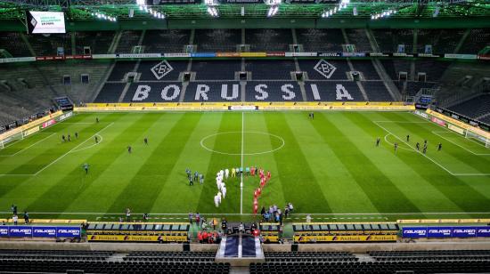 El estadio del Borussia Dortmund se prepara para recibir el partido ante el Schalke 04, en el primer encuentro de la Bundesliga, después del coronavirus.