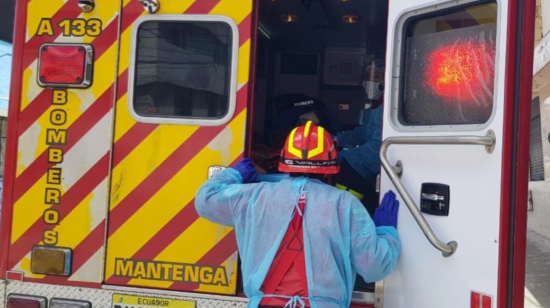 El Cuerpo de Bomberos de Quito asistió a la emergencia con 16 efectivos, la mañana del 17 de mayo de 2020.