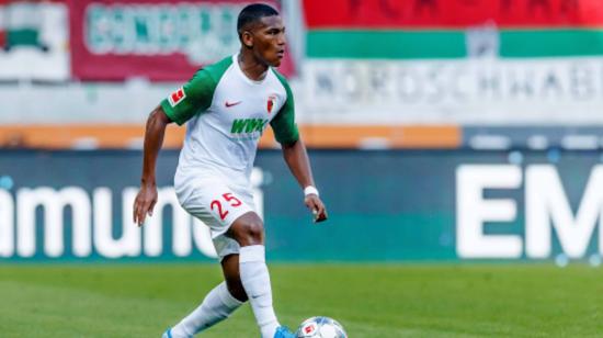 El jugador ecuatoriano Carlos Gruezo, durante un partido con el Augsburgo de Alemania.