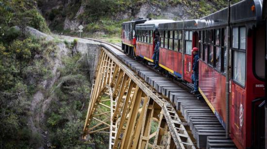 Imagen del 10 de abril de 2015 de un tramo del recorrido llamado Tren de la LIbertad, de Ferrocarriles del Ecuador.