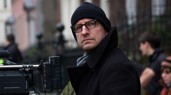 El director Steven Soderbergh, en pleno rodaje de una de sus películas.