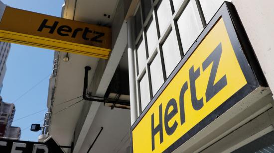 Señalización fuera de una ubicación de Hertz en el centro de San Francisco, California, EE. UU., 23 de mayo de 2020.