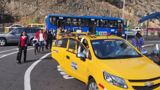 Un taxi espera por pasajeros en el sector de El Trébol, el 9 de septiembre de 2019.