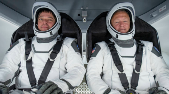 Los astronautas Doug Hurley y Bob Behnken durante una prueba en los simuladores de la NASA. 