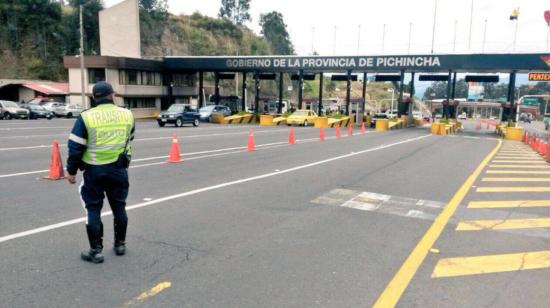 La Agencia Metropolitana de Tránsito realiza un operativo en la autopista General Rumiñahui, el 20 de marzo de 2020.