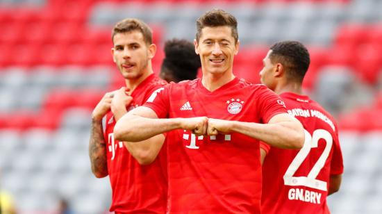 Robert Lewandowski celebrando su primer gol en el partido contra el Fortuna Düsseldorf, este sábado 30 de mayo.