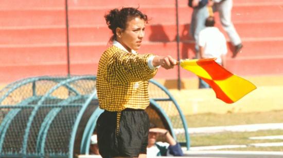 Rosa Canales, como asistente en un partido del campeonato nacional.