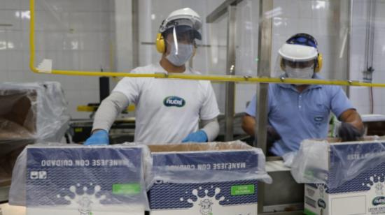 Empresas de Azuay operan con estrictas medidas de bioseguridad, el 28 de mayo de 2020. 