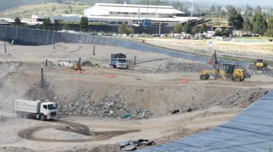 Vista del relleno sanitario de El Inga, el 20 de febrero de 2020.