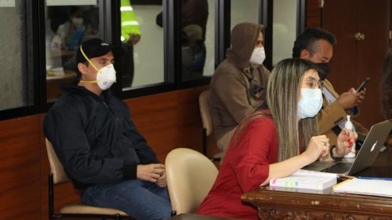 Daniel Mendoza y su abogada, Gabriela Moreira, durante la audiencia de formulación de cargos en la Corte Nacional, el 5 de junio de 2020.