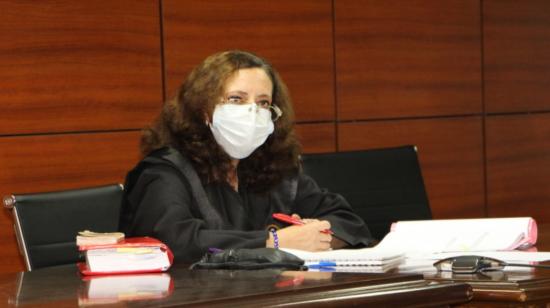 La jueza Daniella Camacho durante la audiencia de revisión de medidas cautelares del caso kits alimenticios, el 12 de junio de 2020.