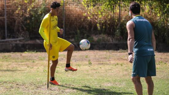 Entrenamiento de Barcelona en la cancha alterna al estadio Monumental, este viernes 12 de junio de 2020. Los equipos se preparan para el regreso de la LigaPro.