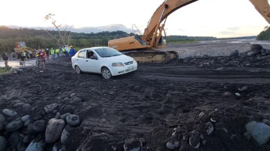 El Ministerio de Transporte habilitó un tramo de la vía Puyo-Macas con material pétreo, el 23 de junio. 