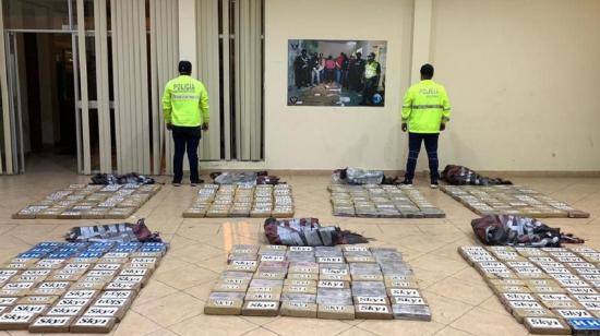 Imagen referencial de droga incautada por la Policía en el Puerto de Guayaquil, el 24 de mayo.