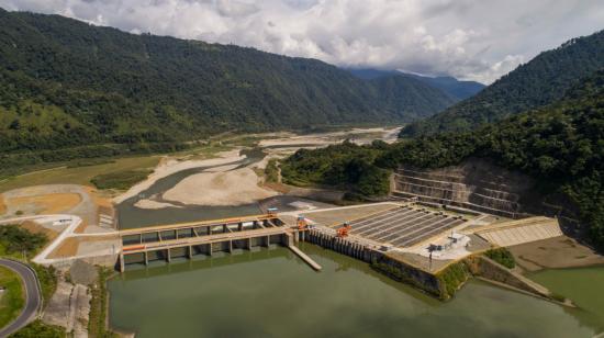 Una panorámica de las obras de captación de la Central Hidroeléctrica Coca Codo Sinclair, a inicios de junio de 2020.