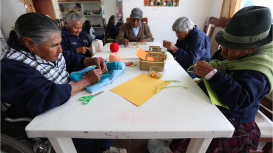 Adultos mayores en el centro gerontológico de Cayambe (Pichincha) en una imagen captada el 18 de septiembre de 2018.