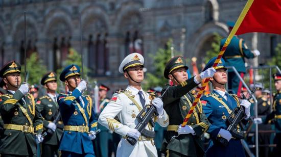 Soldados chinos durante el desfile militar organizado en Rusia por el 75 aniversario de la derrota nazi, el pasado 24 de junio de 2020.