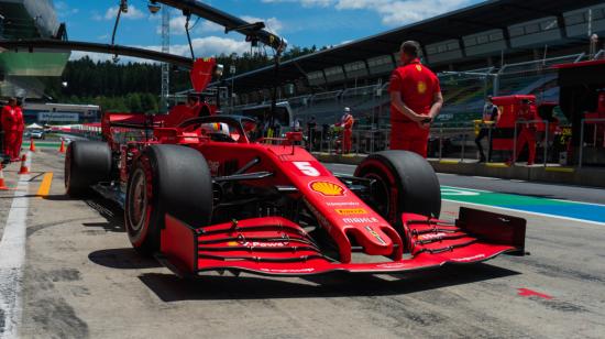 El Ferrari de Sebastian Vettel no tuvo un buen rendimiento en el GP de Austria, el 5 de julio de 2020.