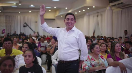 Daniel Mendoza en un evento de campaña realizado en febrero de 2020.