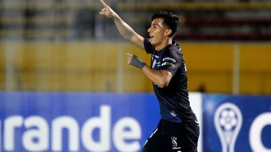 Alan Franco, durante un partido por Copa Sudamericana con Independiente del Valle, en 2019.