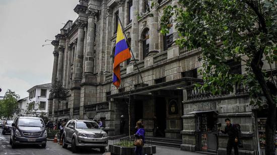 La fachada del edificio de la Vicepresidencia de la República, en el Centro Histórico de Quito.