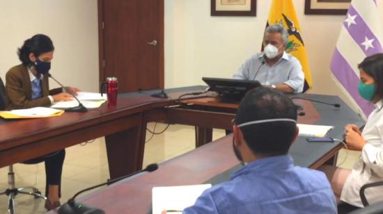 El presidente Lenín Moreno, junto a la nueva vicepresidenta, María Alejandra Muñoz, en una reunión en Guayaquil, el 20 de julio de 2020.