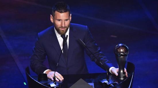 Lionel Messi, al momento de recibir su premio como mejor jugador de la temporada, en 2019.