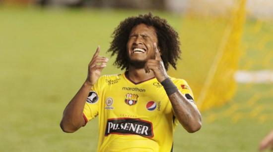 Christian Alemán festeja un gol con Barcelona en 2019.