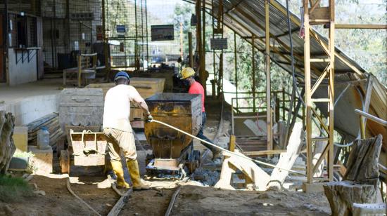 Portovelo, El Oro, 21 de julio de 2020. Trabajadores en una mina han retomado la actividad. Asiste el 40% del personal. 