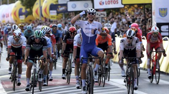 Davide Ballerini, del equipo Deceuninck-Quick Step, celebra el triunfo de la quinta etapa del Tour de Polonia, el domingo 9 de agosto de 2020.