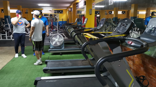 En el gimnasio Nautilius de Guayaquil realizan trabajos de adecuación el pasado 19 de junio de 2020.