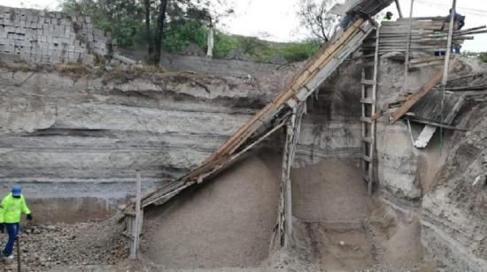 Un campamento minero ilegal fue cerrado en San Antonio de Pichincha, el 18 de agosto de 2020.