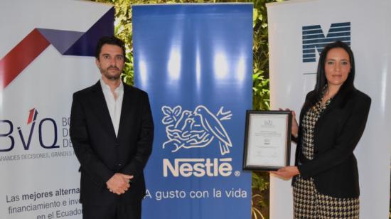 Sergio Mera, miembro de Asuntos Corporativos de Nestlé ,y Eréndira Magaña, vicepresidenta financiera de la empresa, el 21 de agosto de 2020.