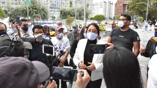 Paola Pabón, prefecta de Pichincha, ingresa al Complejo Judicial Norte de Quito, el 27 de agosto de 2020.