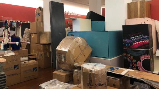 Una de las salas del desmontado museo de la Presidencia, donde se exhibían los regalos recibidos por Rafael Correa, se utiliza como bodega, fotografía tomada el 10 de marzo de 2020.