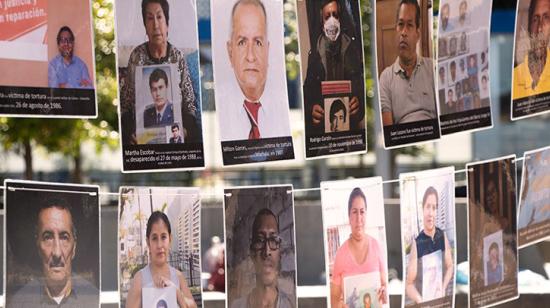 El 8 de junio de 2020, en la Plaza de la Memoria de Quito, se colocaron fotos de víctimas de violaciones a los DDHH.