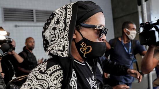 Ronaldinho, a su llegada al aeropuerto de Río de Janeiro, en Brasil, este martes 25 de agosto de 2020.