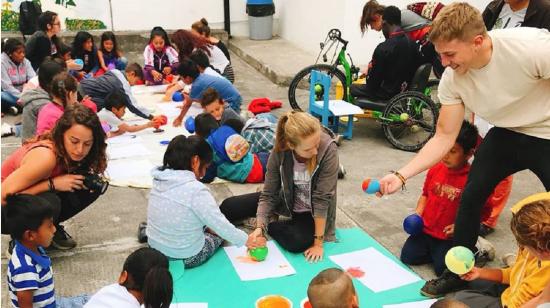 Niños sin hogar que viven en una casa de acogida de Ibarra durante un evento, el 14 de septiembre de 2018.