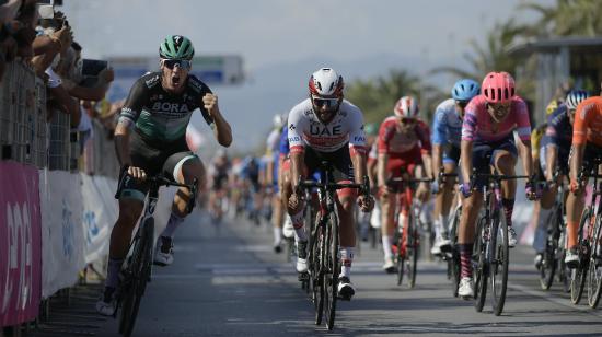 El ciclista Pascal Ackermann en la meta de la primera etapa del Tirreno Adriatico 2020, este lunes 7 de septiembre de 2020.