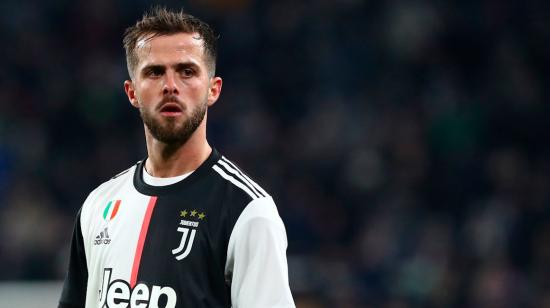 IImagen del futbolista Miralem Pjanic, en un partido con la Juventus.