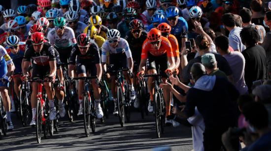 El carchense Richard Carapaz en el grupo de los líderes, en la Etapa 11 del Tour de Francia, el miércoles 9 de septiembre de 2020.