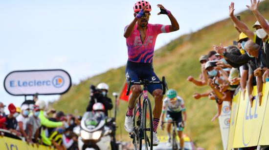 Daniel Felipe Martínez celebra su triunfo en la Etapa 13 del Tour de Francia, el 11 de septiembre de 2020.