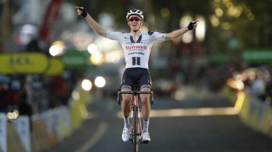 Søren Kragh Andersen celebra su triunfo en la Etapa 14 del Tour de Francia, el sábado 12 de septiembre de 2020.