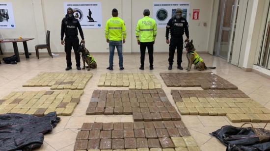 Más de 376 kilogramos de cocaína fueron incautados en el puerto de Guayaquil, informó la Policía Nacional.