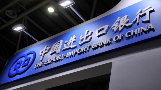 Imagen de un cartel con el logotipo de  Exim Bank, en un evento en Fuzhou, China, en junio de  2017.