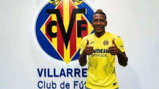 Pervis Estuíñán durante su presentación como nuevo futbolista del Villarreal, el 16 de septiembre de 2020.